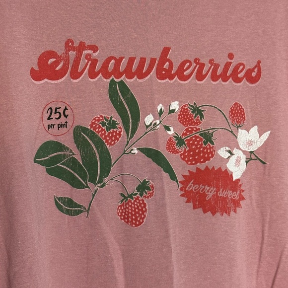 NWT classic fit strawberry Torrid tee - Picture 2 of 5